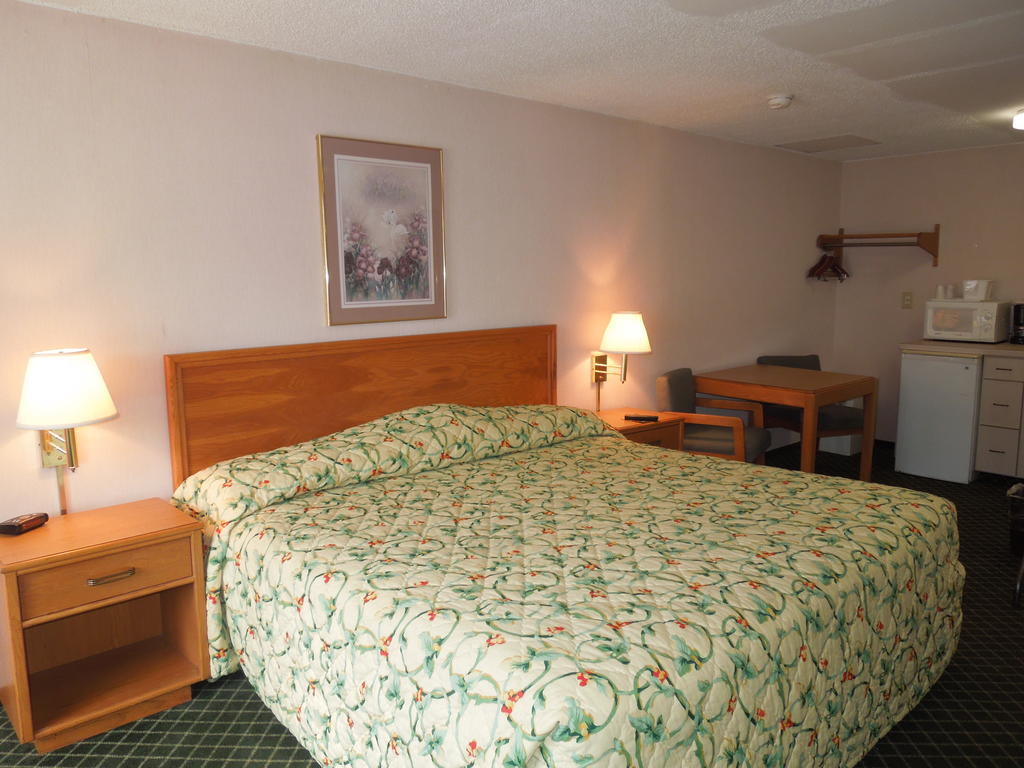 Knights Inn Elyria Oda fotoğraf