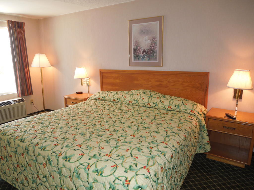 Knights Inn Elyria Oda fotoğraf