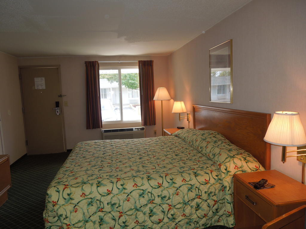Knights Inn Elyria Oda fotoğraf